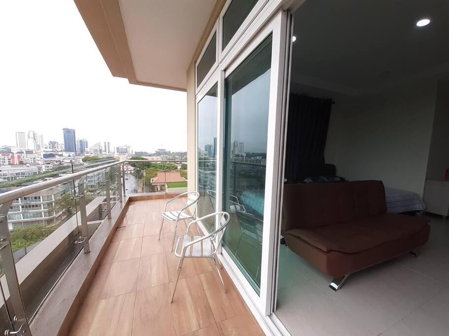 Smart Suite Balcony Riverine Kuching Exterior photo